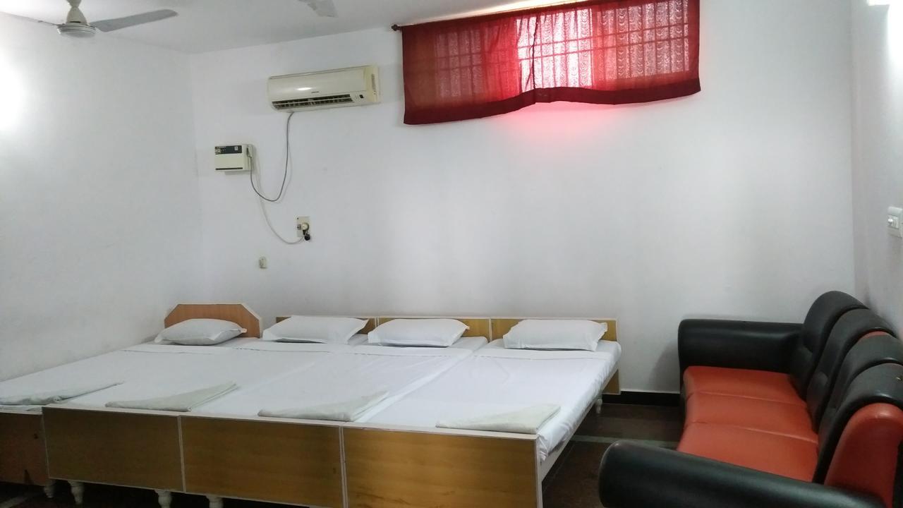 Seashore Garden Beach Resort 칸치푸람 외부 사진