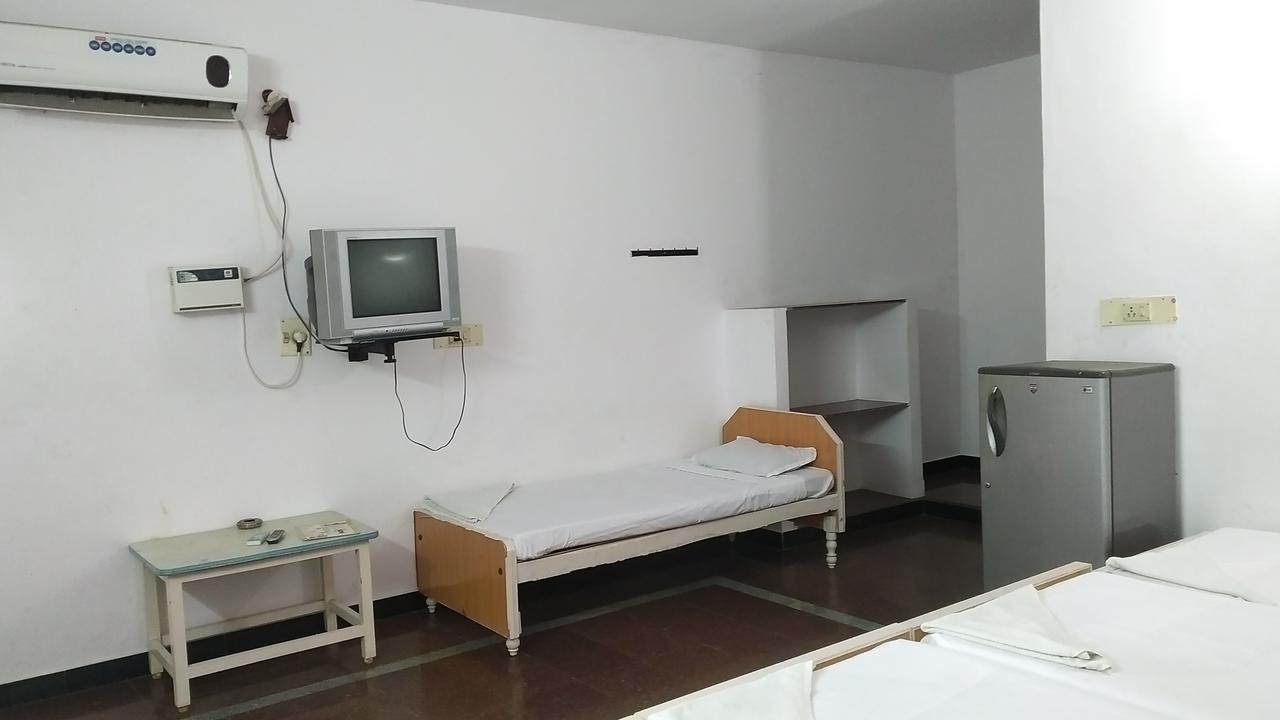 Seashore Garden Beach Resort 칸치푸람 외부 사진