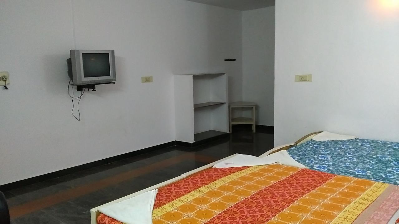 Seashore Garden Beach Resort 칸치푸람 외부 사진